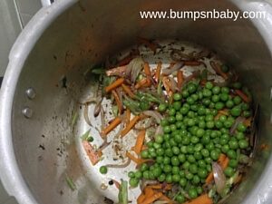Vegetable pulao cooking method